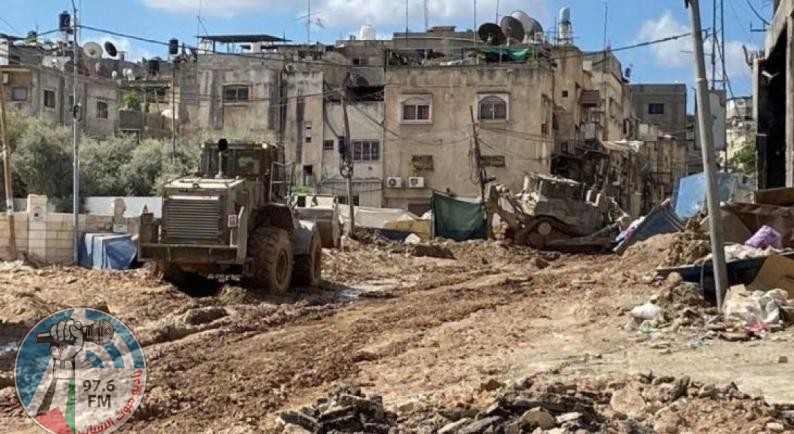 الاحتلال يدمر البنية التحتية في بلدة قباطية جنوب جنين ويدفع بتعزيزات عسكرية