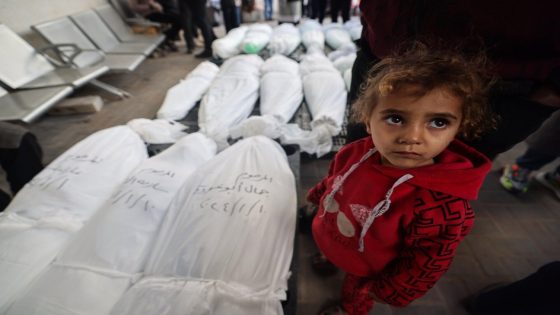 13 يوما لعودة الحرب: أكفان بدل ملابس العيد للعشرات جنوب وشمال القطاع