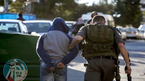 الاحتلال يعتقل مواطنا من بلدة تقوع