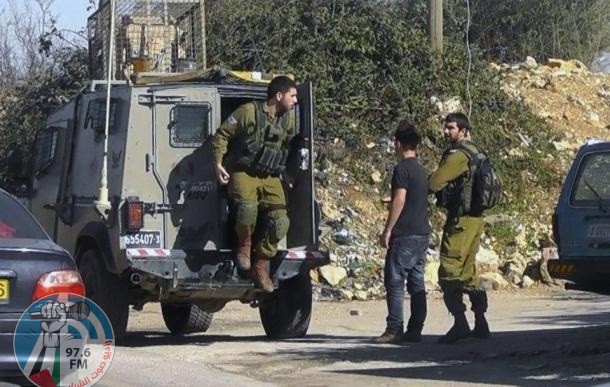 الاحتلال يعتقل شابين أحدهما صحفي من مدينة رام الله