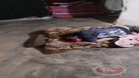 مستوطنون يصيبون مواطنين بجراح بعد الاعتداء عليهما بالضرب جنوب الخليل