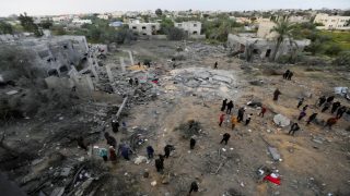 في اليوم الرابع لعودة الحرب: طائرات الاحتلال تقصف أهدافًا بقطاع غزة وتقدم بري غرب رفح