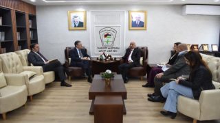 أبو هولي يبحث مع السفير الإسباني أوضاع المخيمات واللاجئين وأزمة الأونروا المالية