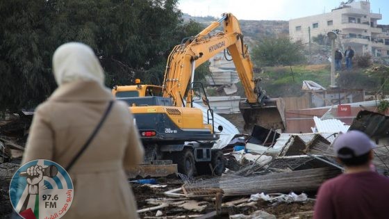 الاحتلال يخطر بهدم منزل جنوب قلقيلية