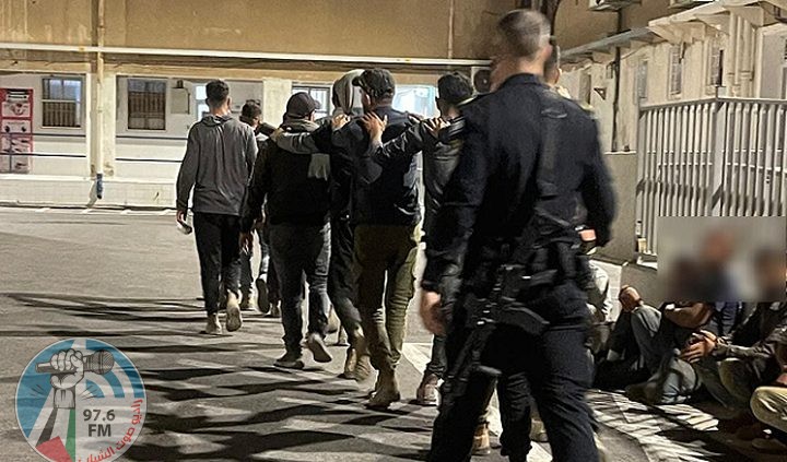 الشرطة الإسرائيلية تعتقل 23 عاملا من الضفة الغربية في طبريا