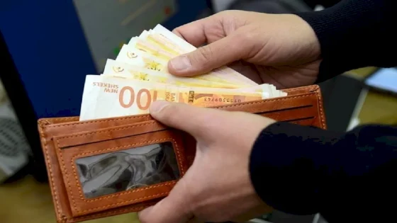 وزارة العمل تعلن صرف دفعة مالية جديدة لمساعدة عمال غزة الموجودين في المحافظات الشمالية
