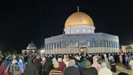 70 ألفا يؤدون صلاتي العشاء والتراويح في المسجد الأقصى