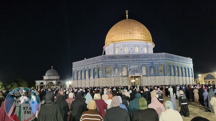 70 ألفا يؤدون صلاتي العشاء والتراويح في المسجد الأقصى