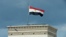 مصر تدين بشدة استئناف إسرائيل غاراتها على غزة