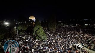 180 ألف مصل يحييون ليلة القدر في المسجد الأقصى المبارك بالقدس المحتلة