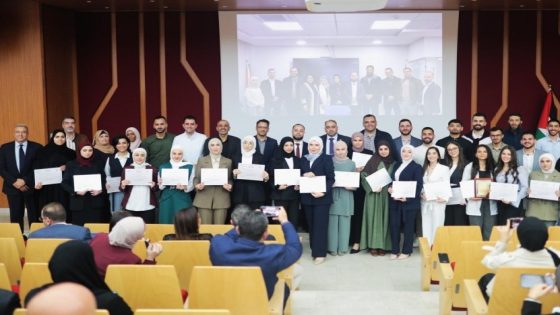 الجامعة العربية الأمريكية تكرم الطلبة الأوائل على كلية طب الاسنان