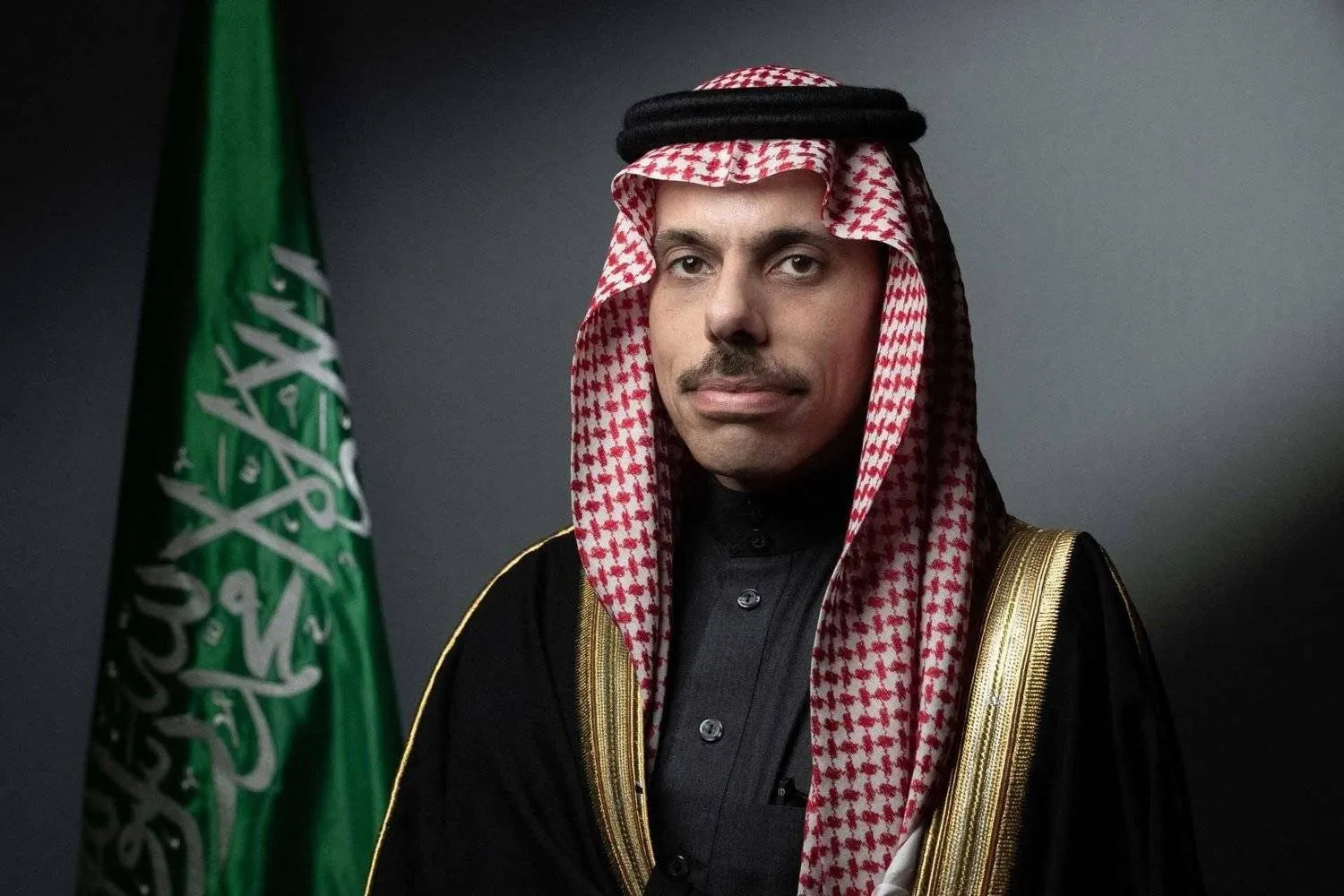 الشيخ يتلقى اتصالا هاتفيا من وزير الخارجية السعودي