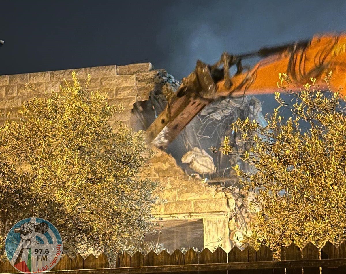 الاحتلال يجبر مواطنا على هدم منزله في بيت صفافا بالقدس