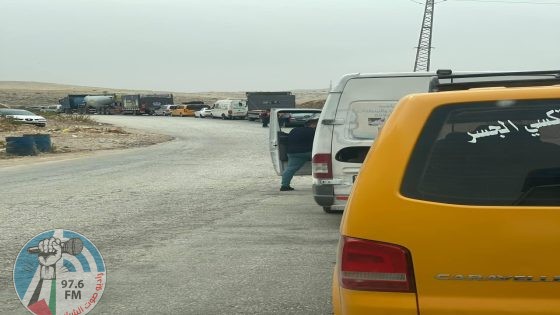 الاحتلال يشدد إجراءاته العسكرية على حاجز الحمرا بالأغوار الشمالية