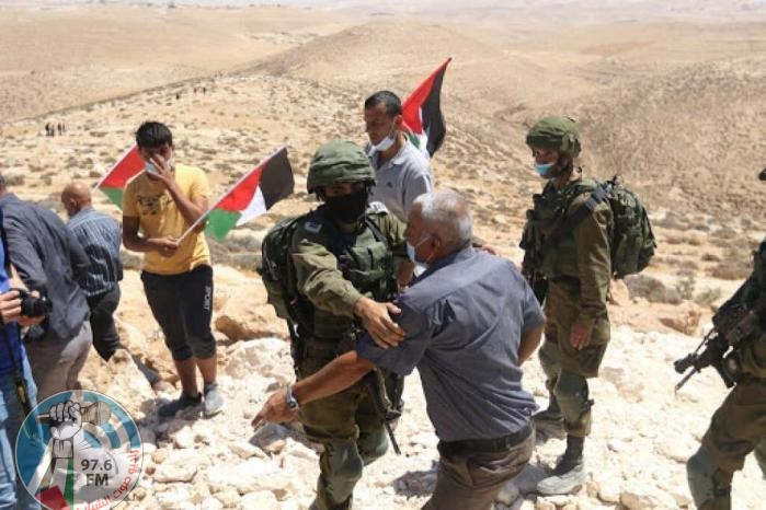 الاحتلال يقمع وقفة في مسافر يطا جنوب الخليل