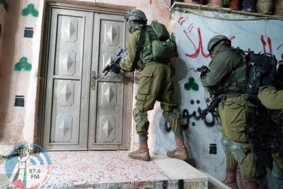 الاحتلال يداهم عدة منازل في الدوحة جنوب بيت لحم