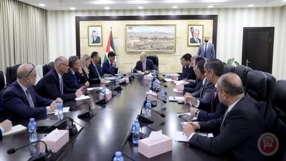 مصطفى يؤكد أهمية الضغط الدولي لوقف العدوان على شعبنا ووقف الاقتطاعات المالية