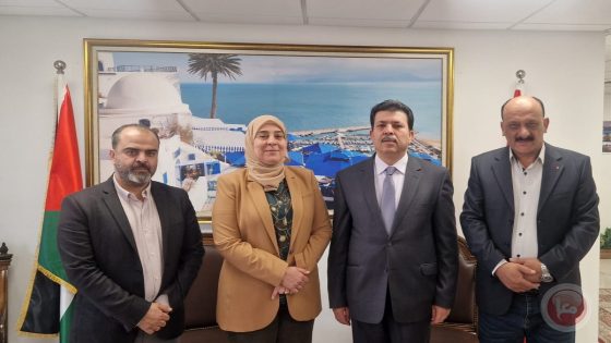 غنام تُعزي السفير التونسي باستشهاد فارس الذي ارتقى لدى رفعه علم فلسطين