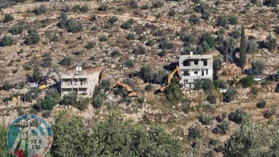 الاحتلال يهدم منزلين في بلدة نعلين غرب رام الله