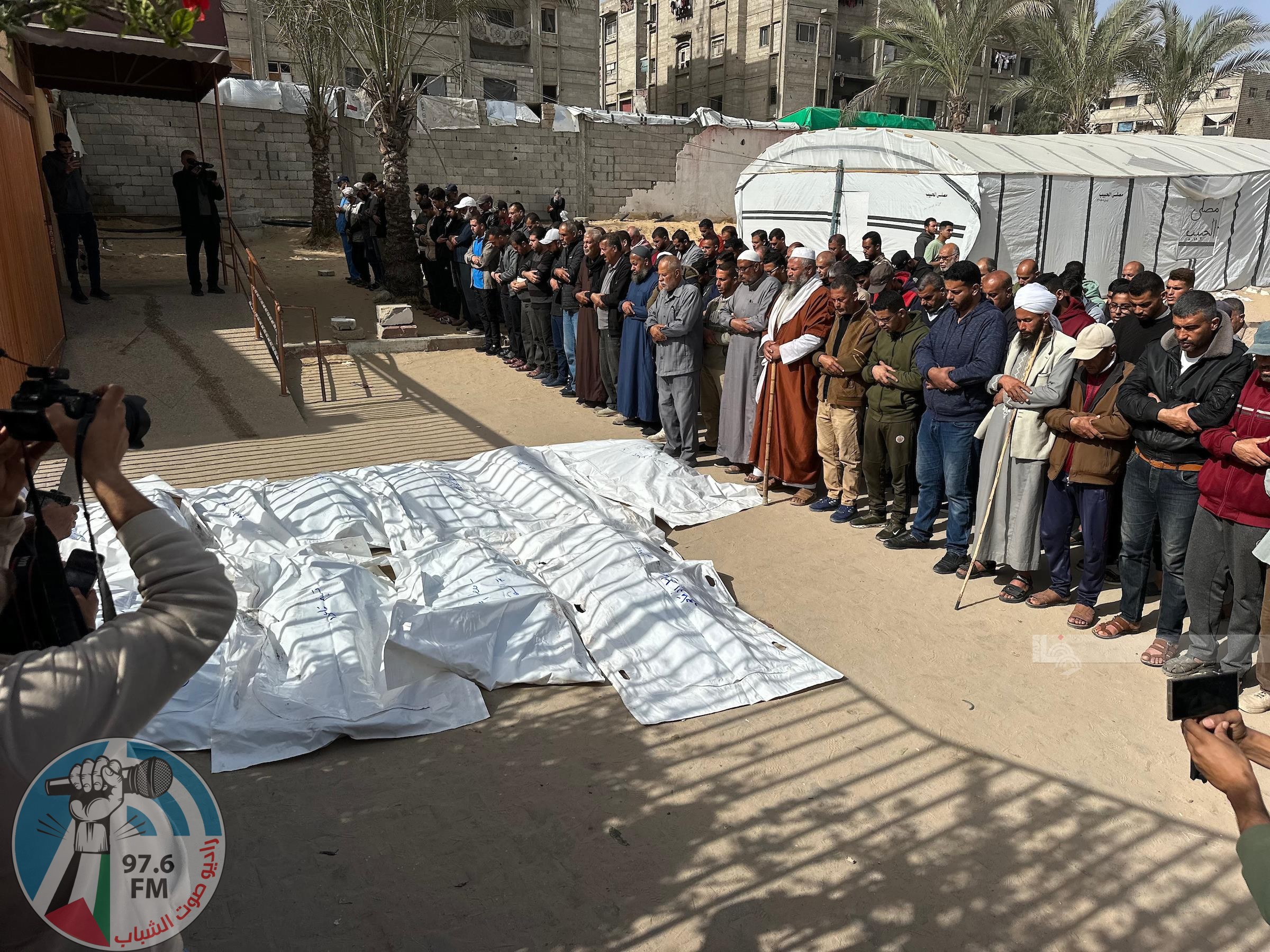 6 شهداء بينهم مواطن وزوجته وثلاثة من أبنائه جراء قصف إسرائيلي على خان يونس
