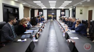 الحكومة تنسب للرئيس بحل 5 مؤسسات حكومية غير وزارية
