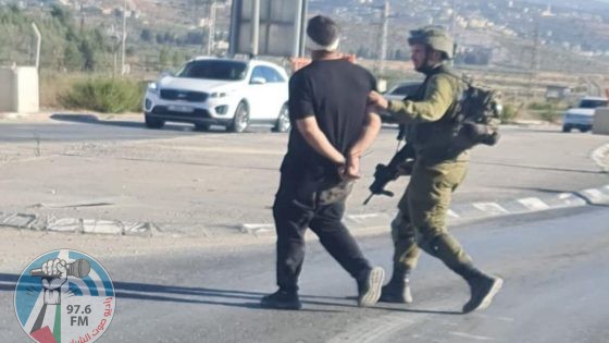 الاحتلال ينكل بشاب أثناء مروره على حاجز عسكري قرب دير بلوط