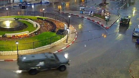 الاحتلال يقتحم نابلس ويفتش عددا من المنازل