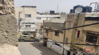 نابلس: إصابة طفل خلال اقتحام مخيم بلاطة