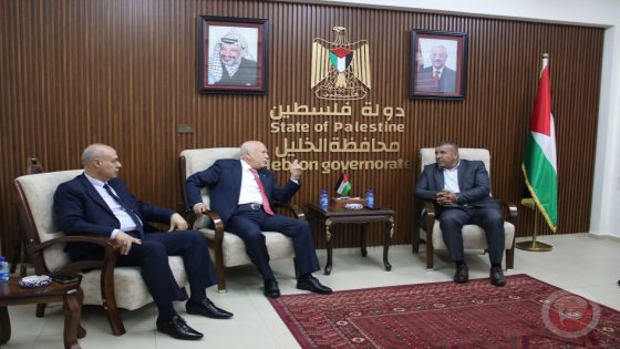 محافظ الخليل يبحث مع وزيري الاقتصاد والثقافة احتياجات المحافظة