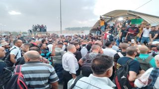 العمال في مهب البطالة والإهمال دون تدخل حكومي