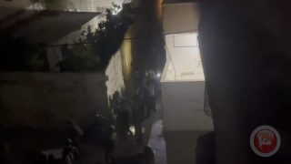 الاحتلال يعتقل 8 مواطنين من مخيم الفوار جنوب الخليل