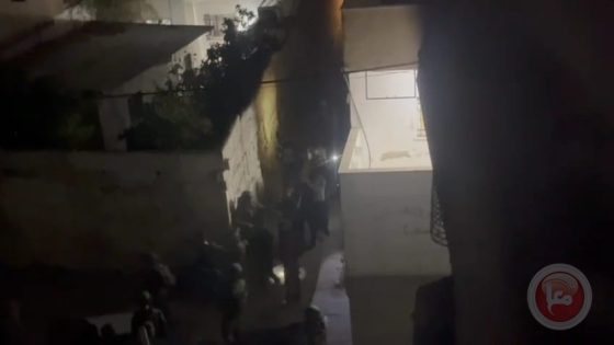 الاحتلال يعتقل 8 مواطنين من مخيم الفوار جنوب الخليل