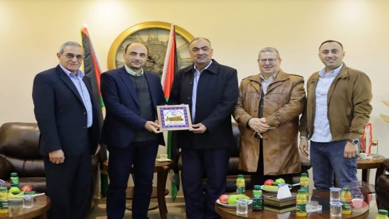 عكوبة يزور جامعة بوليتكنك فلسطين لبحث سبل التعاون في مجالات النقل الذكي