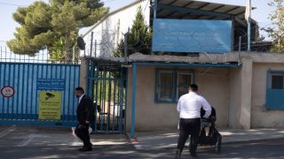 اقتحام 6 مدارس لوكالة الأونروا في القدس وإمهال الإدارات 30 يومًا لإغلاق أبوابها