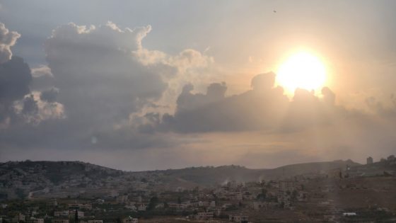 الطقس: أجواء صافية وحارة نسبيا وارتفاع ملموس على درجات الحرارة