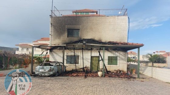 مستعمرون يهاجمون المزارعين ويحطمون زجاج مركبة في ترمسعيا