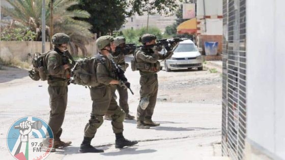 الاحتلال يستولي على وحدات صحية ويحتجز مركبة في الأغوار الشمالية