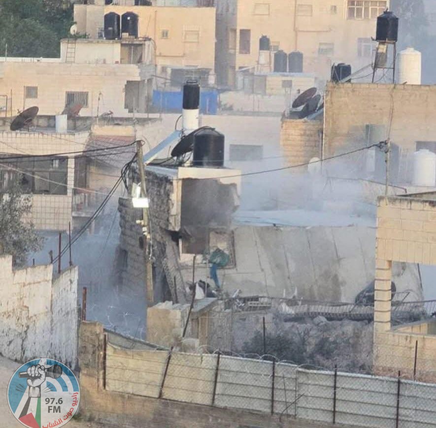 الاحتلال يفجر منزل عائلة الشهيد محمد شهاب في الرام شمال القدس