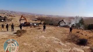الاحتلال يهدم منزلين و5 بركسات وبئر مياه في مسافر يطا