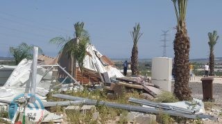 السلطات الإسرائيلية تهدم عزبة في طمرة وتعتقل صاحبها وتعتدي على نجليه