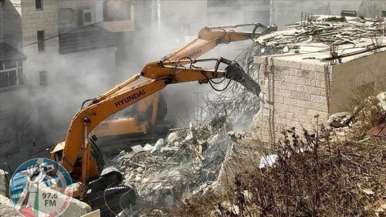 الاحتلال يشرع بهدم 5 شقق سكنية ومحل تجاري ومغسلة مركبات في الخضر