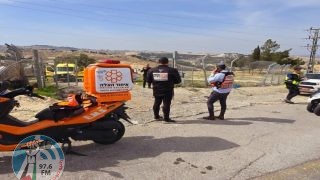 مستعمر يحاول دعس معلمة شمال غرب أريحا