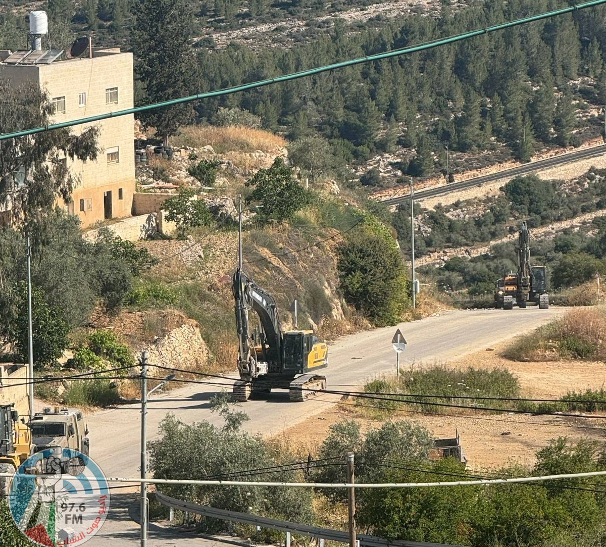الاحتلال يقتحم دير ابزيع غرب برام الله ويجرف أراضي