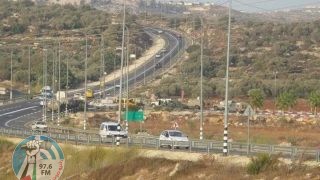 الاحتلال يغلق مدخل ترمسعيا الرئيسي شمال رام الله