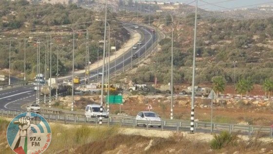 الاحتلال يغلق مدخل ترمسعيا الرئيسي شمال رام الله