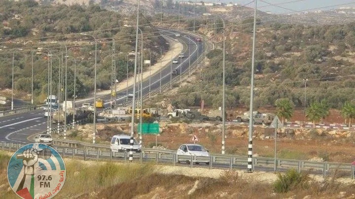 الاحتلال يغلق مدخل ترمسعيا الرئيسي شمال رام الله