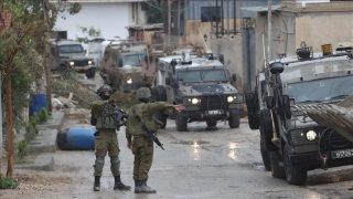 الاحتلال يفرض إغلاقا على قرية المغير شمال شرق رام الله