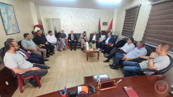 مؤسسات الخليل الاقتصادية تبحث الوضع العام وزيادة التعاون المشترك