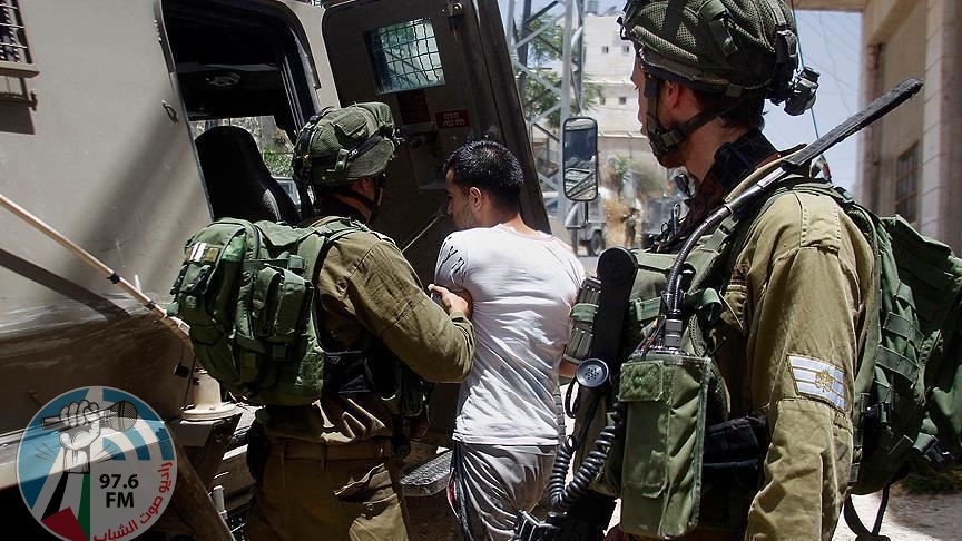 الاحتلال يعتقل عدة مواطنين خلال اقتحام بروقين غرب سلفيت