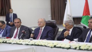 رئيس الوزراء يزور فرع جامعة فلسطين التقنية خضوري العروب ويشيد بدورها